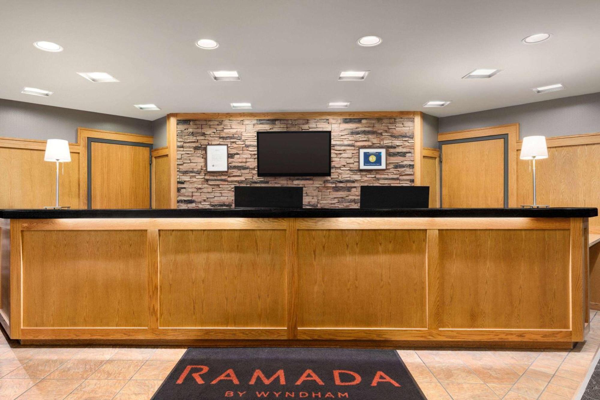 Ramada By Wyndham Alpena Hotel Exterior photo