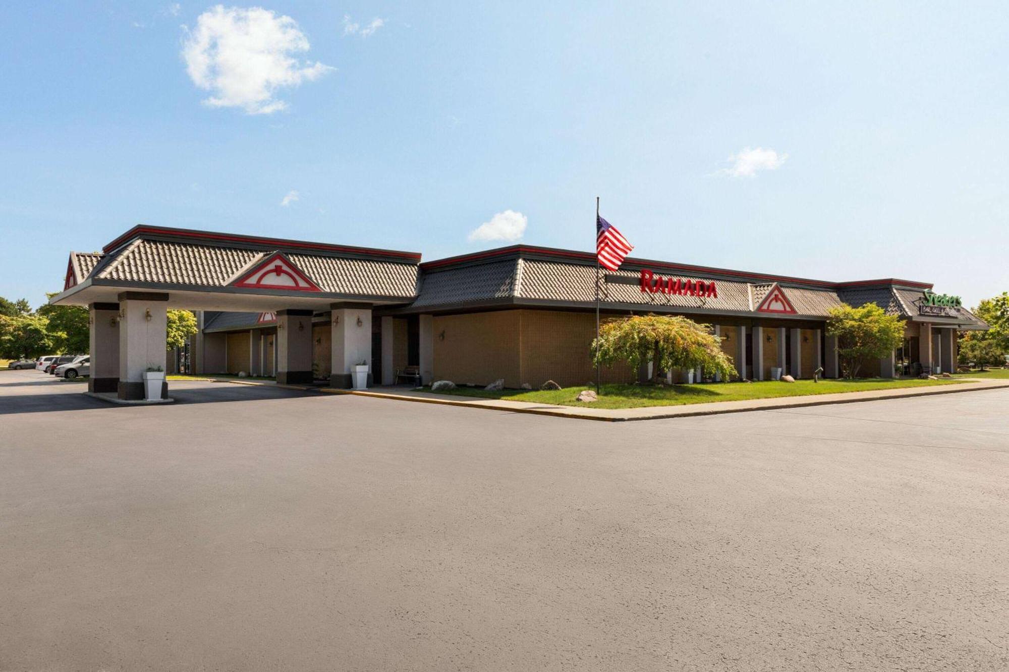 Ramada By Wyndham Alpena Hotel Exterior photo