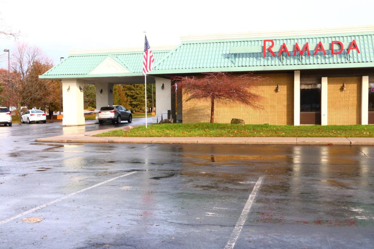 Ramada By Wyndham Alpena Hotel Exterior photo